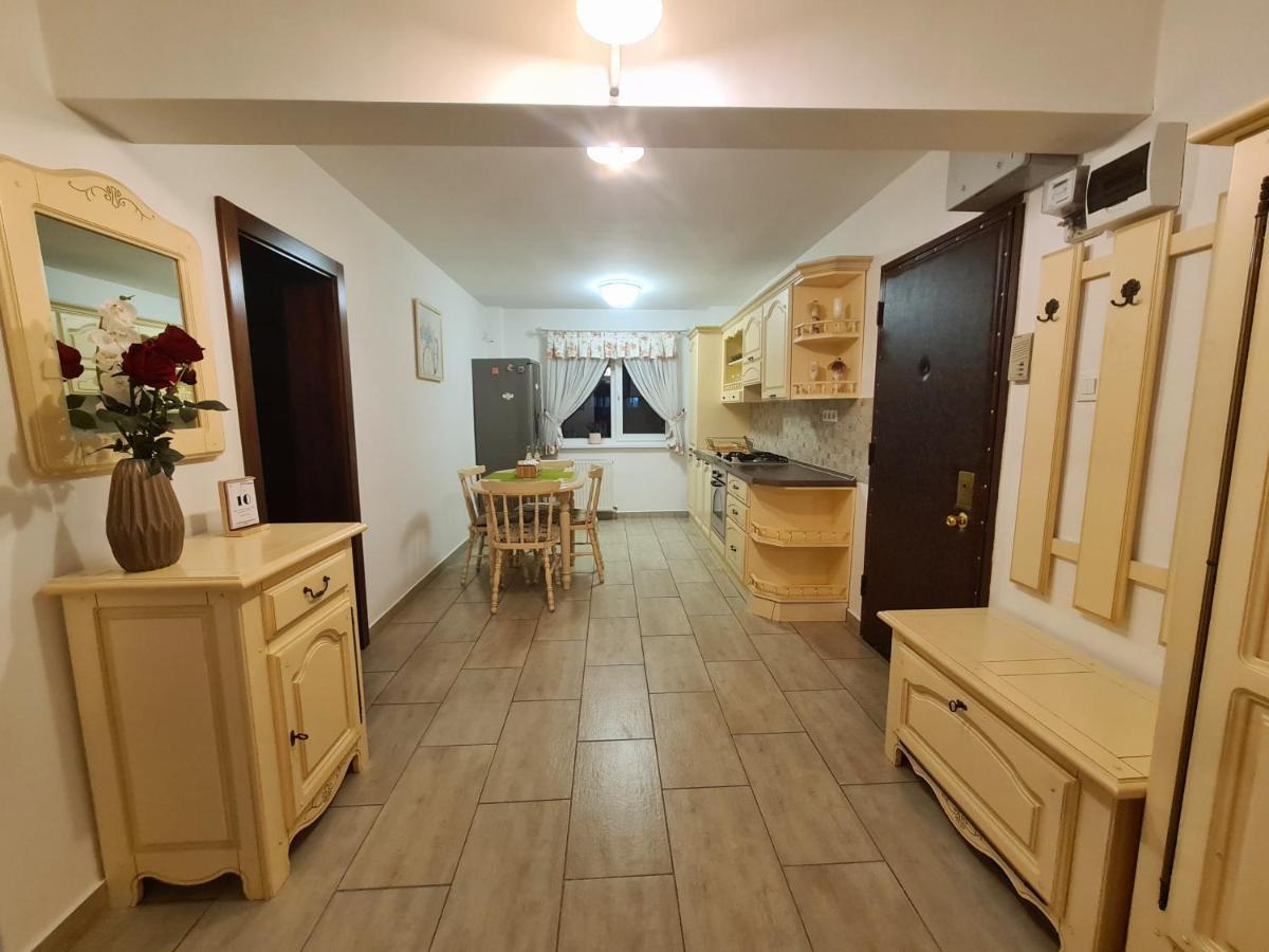 Clasic Apartment Nufarul Oradea Extérieur photo