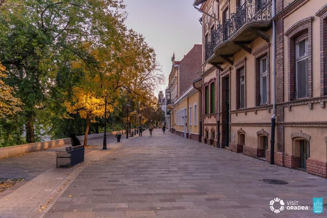 Clasic Apartment Nufarul Oradea Extérieur photo